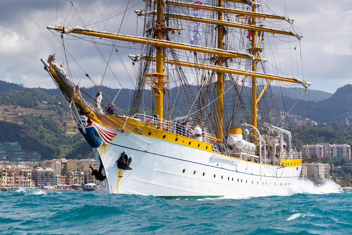 El 'Mircea', de 82 metros de eslora.