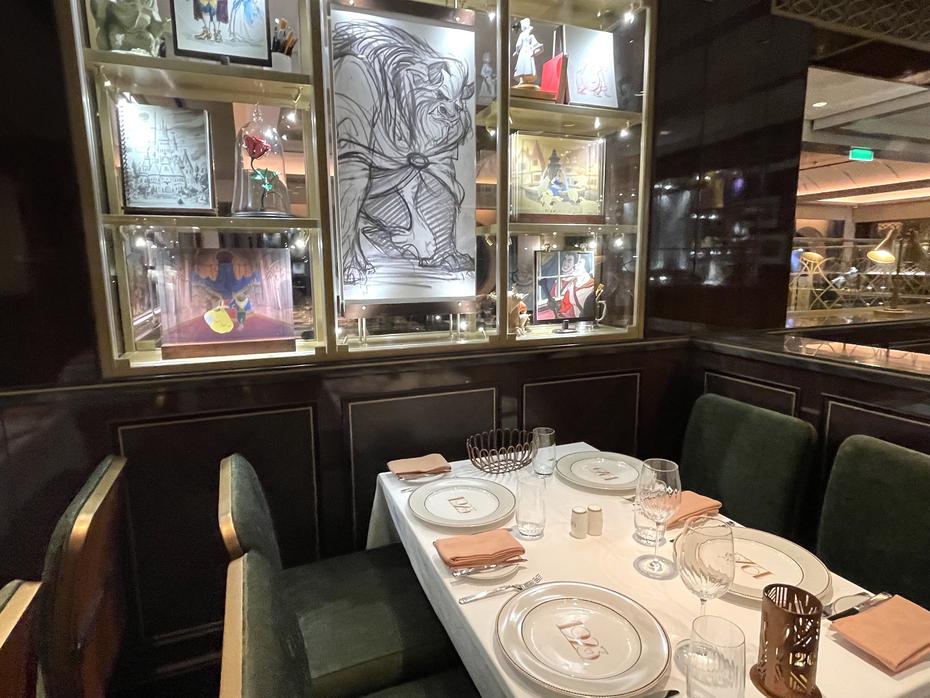 Restaurante 1923 con nombre y objetos de memorabilia, que rinde homenaje al año en que Walt Disney se mudó a Los Ángeles, California, con 21 años. (Gregorio Mayí/Especial para GFR Media)