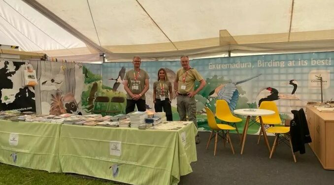 Extremadura se presenta en la feria británica Global Birdfair como uno de los mejores destinos ornitológicos de Europa