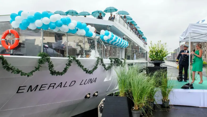 Bautizo del crucero Emerald Luna en Amsterdam