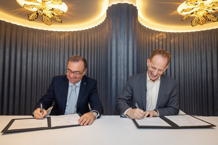 Norwegian Cruise Line recibe al primer crucero de la clase Prima, el Norwegian Prima