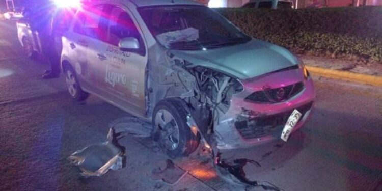 Auto se lleva a menor motociclista en el crucero de Bucerías