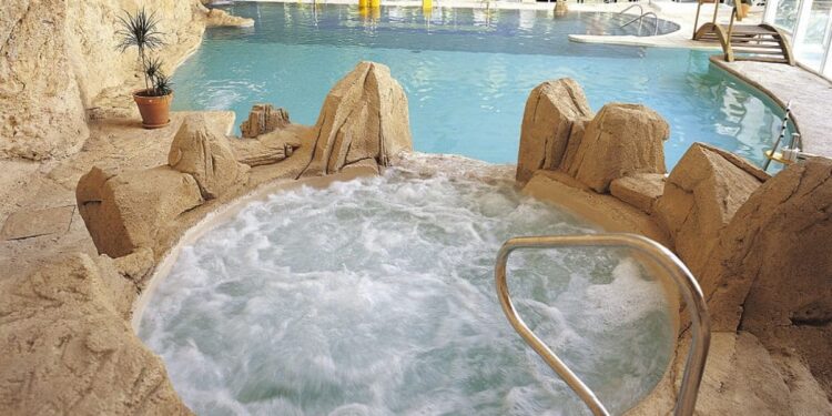 Piscina del Balneario de Sicilia que oferta Viajes El Corte Inglés