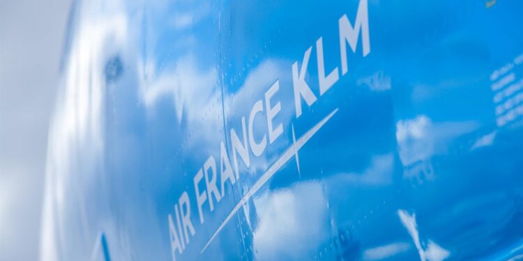 Air France-KLM reduce sus pérdidas hasta los 228 millones en el primer semestre por la fuerte recuperación de los viajes