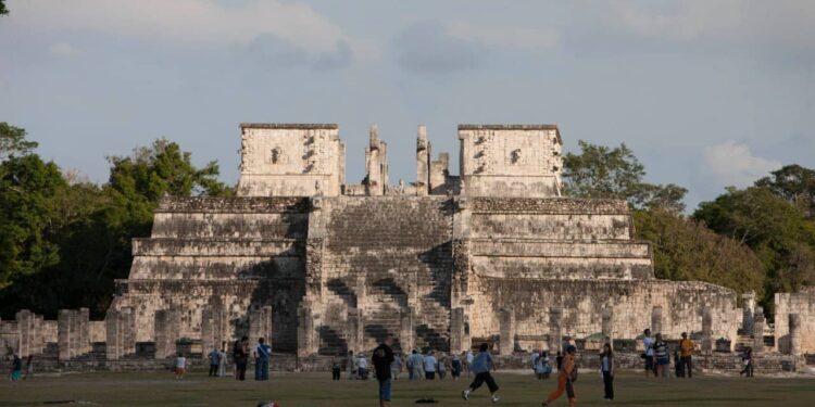 Alertas de viaje no desalientan visitas de turistas a México
