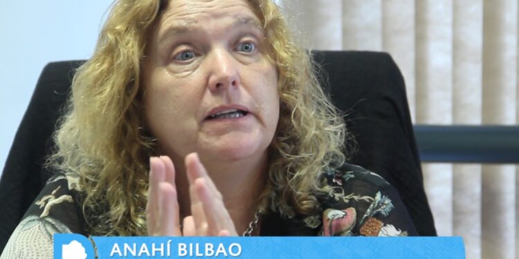 La diputada radical Anahí Bilbao cuestionó el relanzamiento de los viajes de egresados gratis.