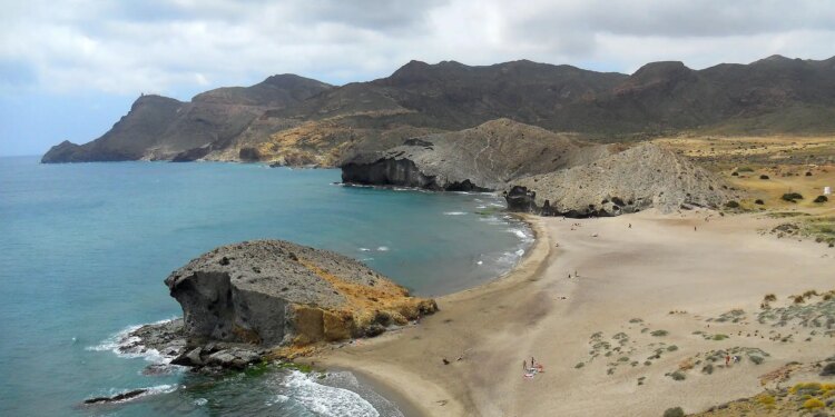Playas bonitas de Andalucía para hacer una escapada este verano