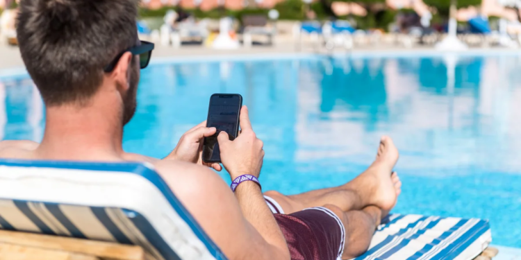 Cómo proteger los dispositivos personales durante las vacaciones