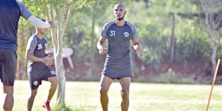 Crucero visita a Sportivo Belgrano con el objetivo de sumar para volver a zona clasificatoria