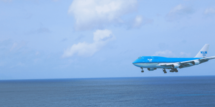 Cuáles son requisitos para viajar en avión dentro de México