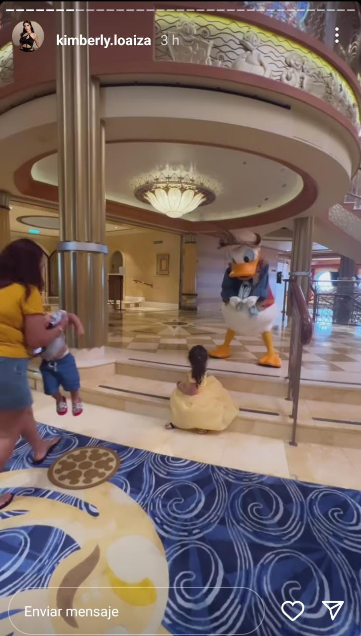 Hijos de Kimberly Loaiza en el crucero de Disney (Foto: Instagram @kimberly.loaiza)