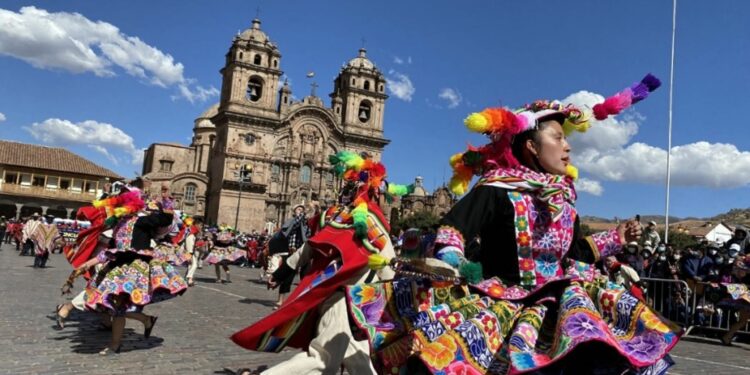 Cusco recibe el World's Best Awards, elegido entre los 25 mejores destinos turísticos del mundo