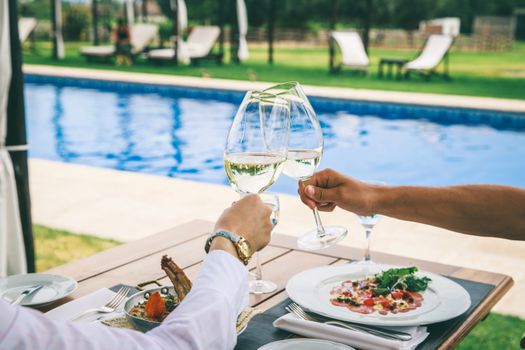 Argentina se caracteriza, entre otras, por sus vinos. El Torrontés es emblema de Salta, en el norte del país.