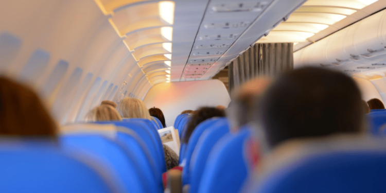 Diferencias entre clase turista y primera clase en avión