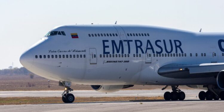 Diputado RN pide sesión especial por reiterados viajes de avión de la misma empresa que el retenido en argentina con tripulantes venezolanos e iraníes