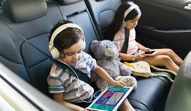 EMPRESA / ¿Vacaciones en coche con niños? 10 consejos para hacer los viajes más llevaderos