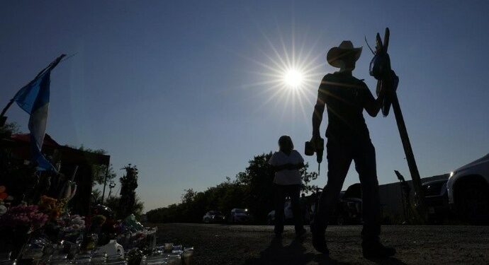 EUA: camión habría pasado por retén con migrantes a bordo