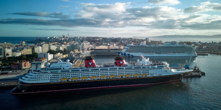 El Puerto de La Coruña cierra el calendario de cruceros del mes de julio