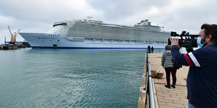 Cuatro cruceros de Royal Caribbean recalarán hasta julio en Navantia Cádiz, “su astillero de reparación de referencia”, para la puesta a punto