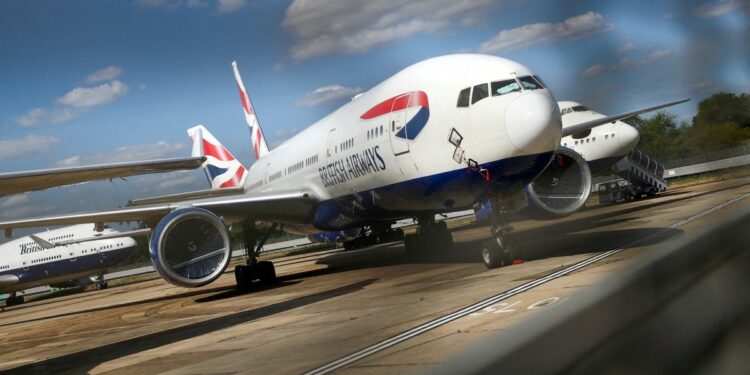 El aeropuerto de Londres cancela 61 vuelos; la demanda de viajes es mayor que la capacidad de las aerolíneas