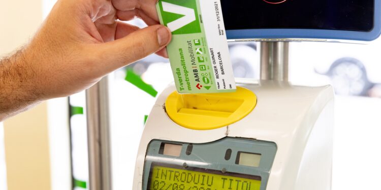 El AMB entrega más de 12.000 títulos de la T-verda metropolitana desde 2017