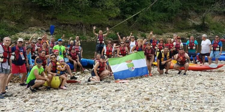 Excursiones a la playa y viajes culturales para amenizar el verano de los vecinos de Cúllar Vega