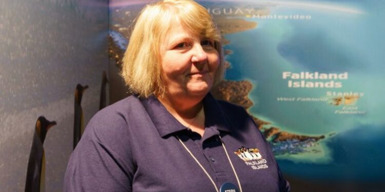 La Directora Ejecutiva Stephanie Middleton afirma que tanto visitantes de cruceros como de turistas pinta bien para 2022/23