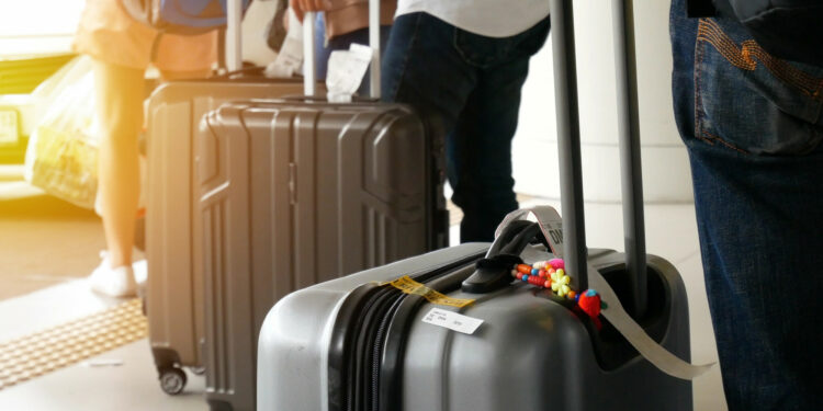 Las reservas de viajes de los españoles se frenan