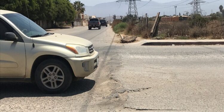 Golpean carros con un bordo en avenida Lázaro Cárdenas