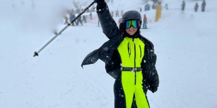Grettell Valdez pasa sus vacaciones de verano en la nieve