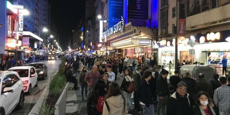 Guerra de paquetes: “¡Vení que te llevamos a Argentina!” - Negocios - 23/07/2022