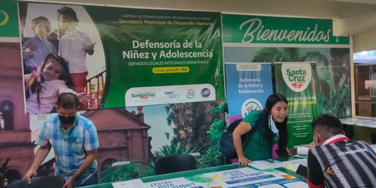 Habilitan nuevo punto de atención para permisos de viajes de menores | EL MUNDO