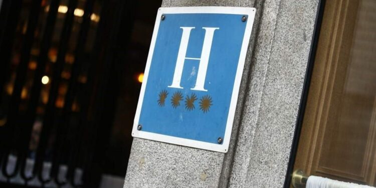 Hoteles y asociaciones de mayores valencianos organizan circuitos paralelos a los viajes del Imserso