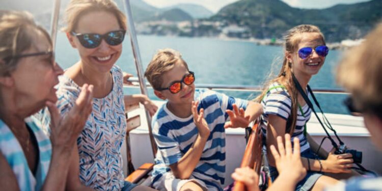 Ideas y consejos para viajar en barco con los niños