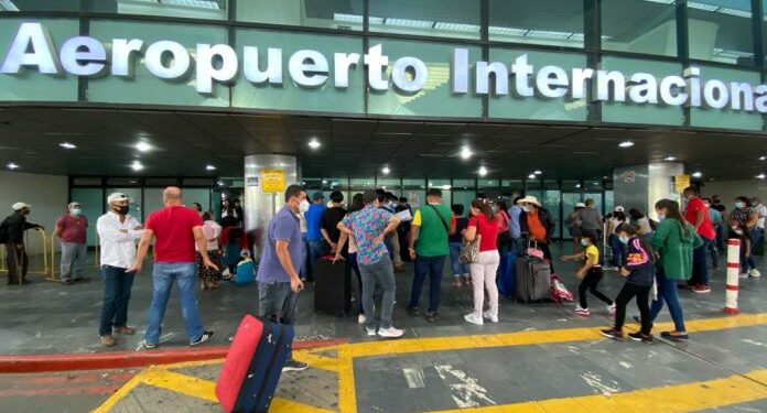 Instalan mesa por aeropuerto, según Gobierno, pero se desconoce qué abordaron
