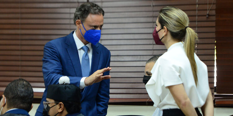 Jean Alain habría pagado viajes con dinero de PGR