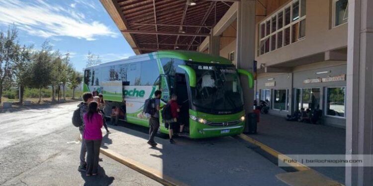 La CNRT recordó a los usuarios la documentación para viajar con menores en micros de larga distancia | Bariloche Opina