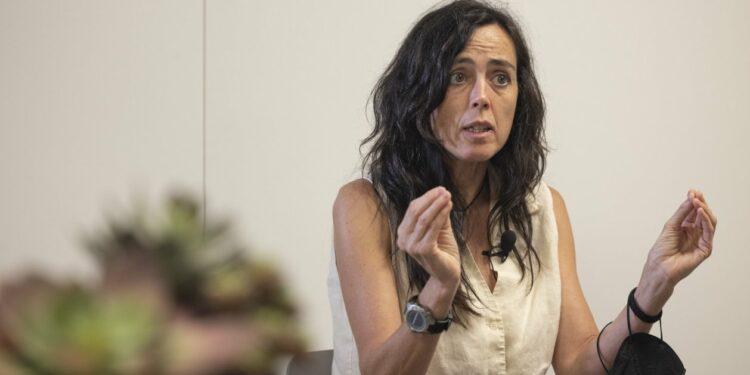 La Cambra pide compatibilizar los cruceros con un nuevo modelo de turismo en Barcelona