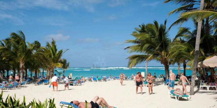 La Nación / Paquetes de viajes llegan a un 80%, según Asatur