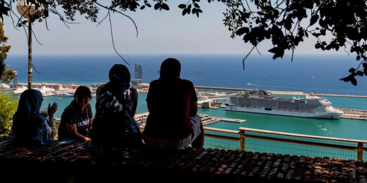 La industria de los cruceros vuelve a coger la ola | Negocios