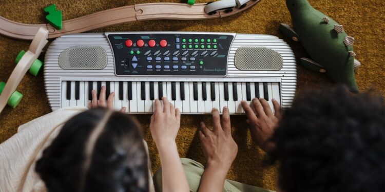 La música ayuda a personas con autismo a descifrar emociones, según un estudio
