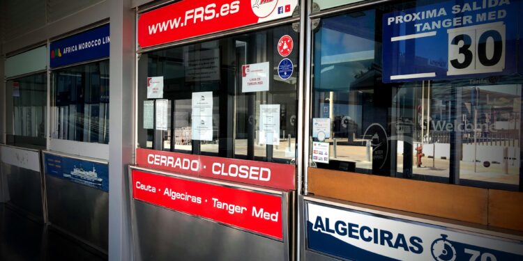 Las agencias de viajes denuncian la apertura de más taquillas por parte de las navieras