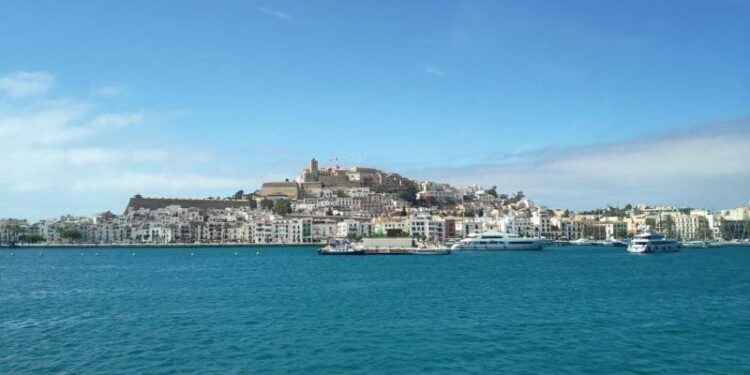 Vista de Ibiza desde el mar. EP
