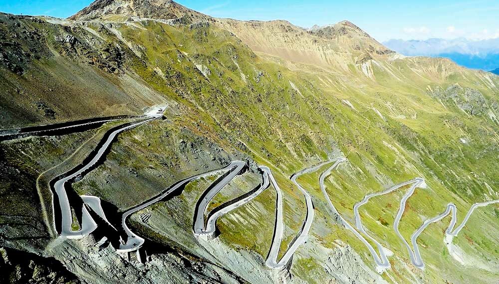 Las mejores rutas para conocer el mundo en moto