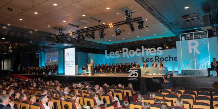 Les Roches Marbella conmemora los 25 años de su primera graduación