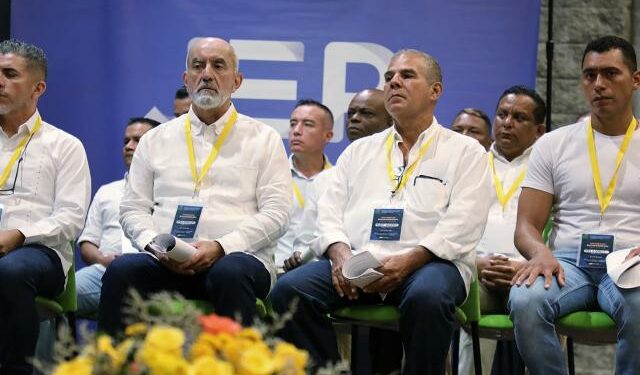 Les ofrecían prostitutas y viajes por matar a civiles