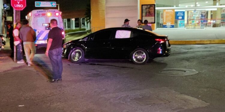 Lesionadas dos personas tras percance en Pino Suárez y Alfonso Ballesteros