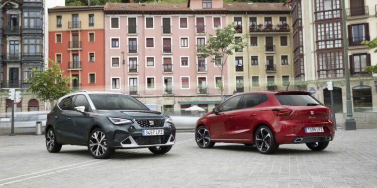 Los Seat Ibiza y Seat Arona estrenan equipamiento