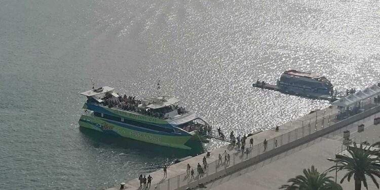 Megacrucero en Menorca | El MSC Orchestra realiza la primera escala en Maó