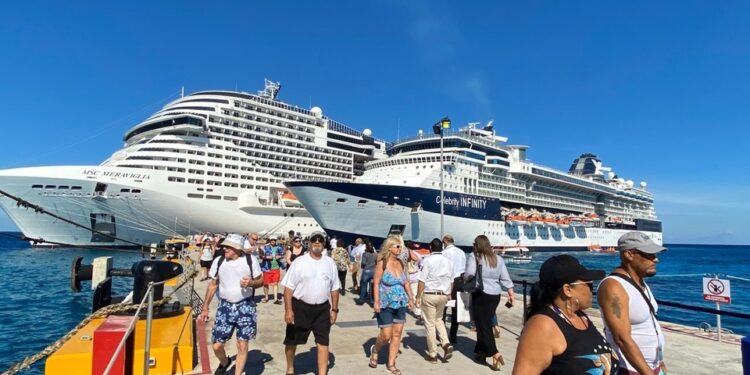 Mejora la temporada por visitantes de parques y turismo de cruceros